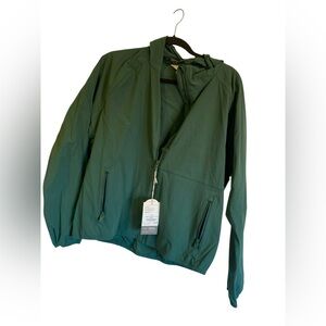 NWT Vuori renew trainer shell jacket VIRIDIAN Size L